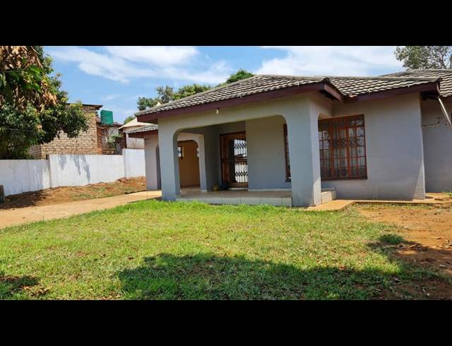 2 BEDROOM HOUSE FOR SALE IN MANIINI